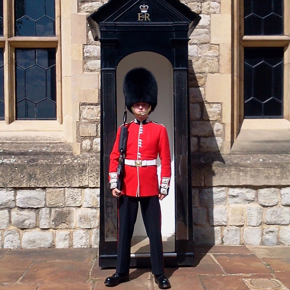 Vintage Beefeater Guard Toy - Picture 7 of 11